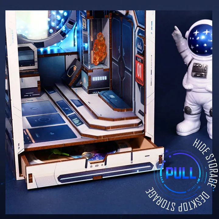 Book Nook - Alien Hub - Image 6