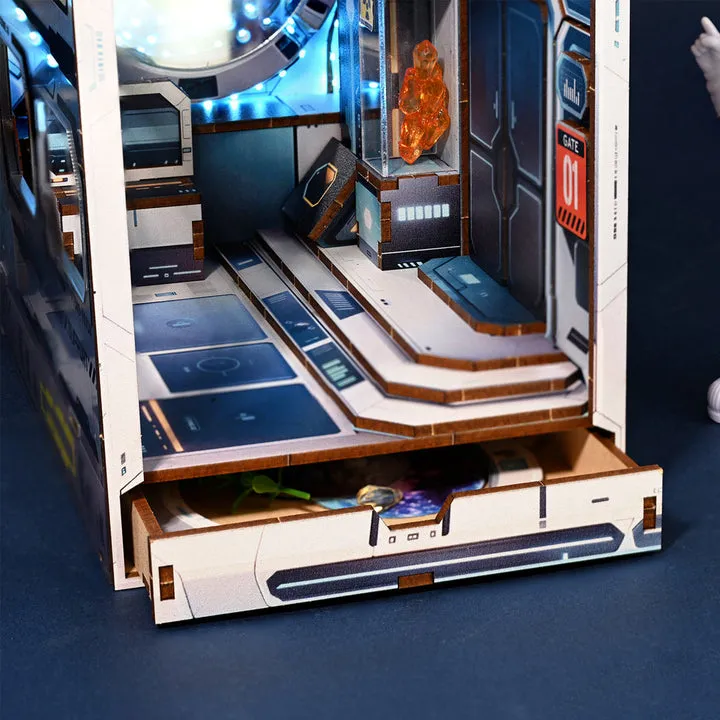 Book Nook - Alien Hub - Image 7