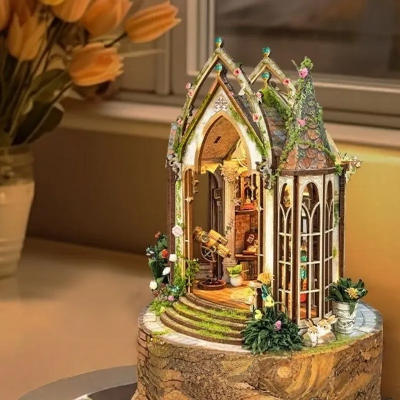 Book Nook - Dreamland Floral Studio - Image 4