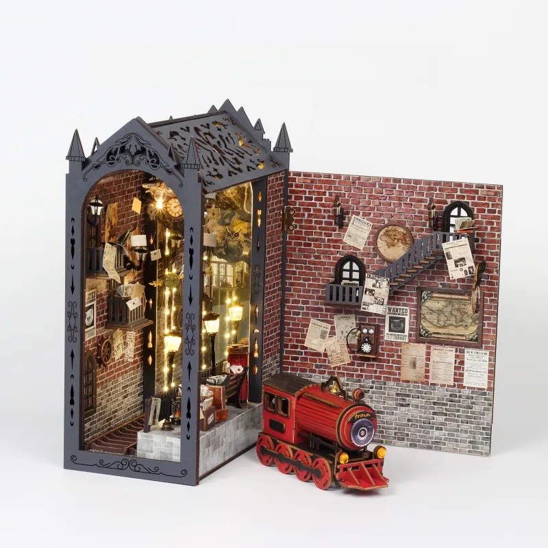 Book Nook - Fantasy Train Platform - Image 9