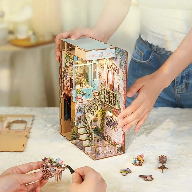 Book Nook - Flower Shop - Image 4