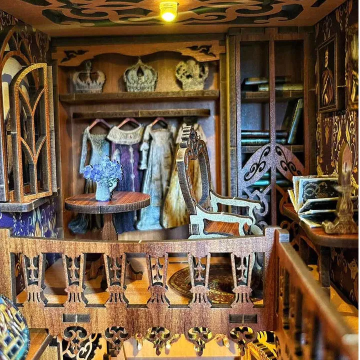 Book Nook - Gorgeous Wardrobe of Duchess - Image 4