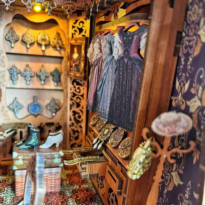 Book Nook - Gorgeous Wardrobe of Duchess - Image 6