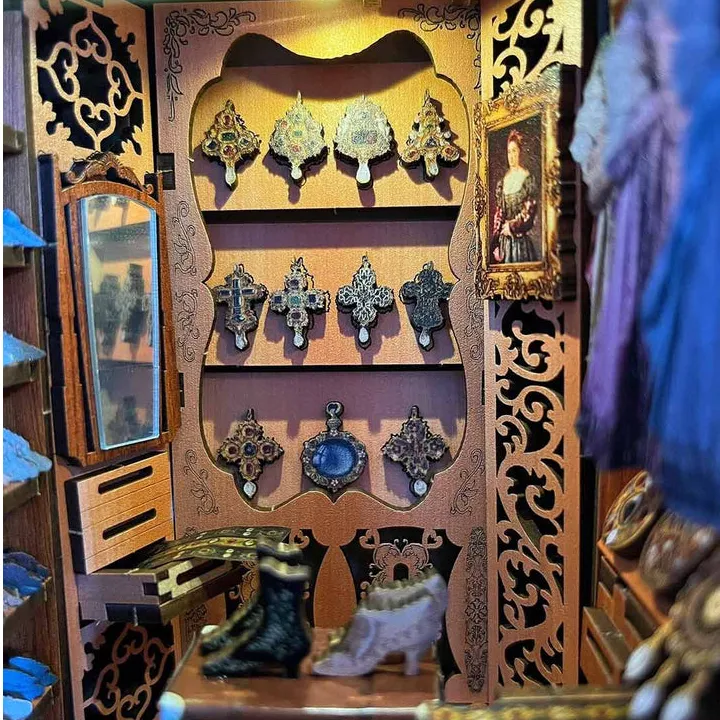Book Nook - Gorgeous Wardrobe of Duchess - Image 7