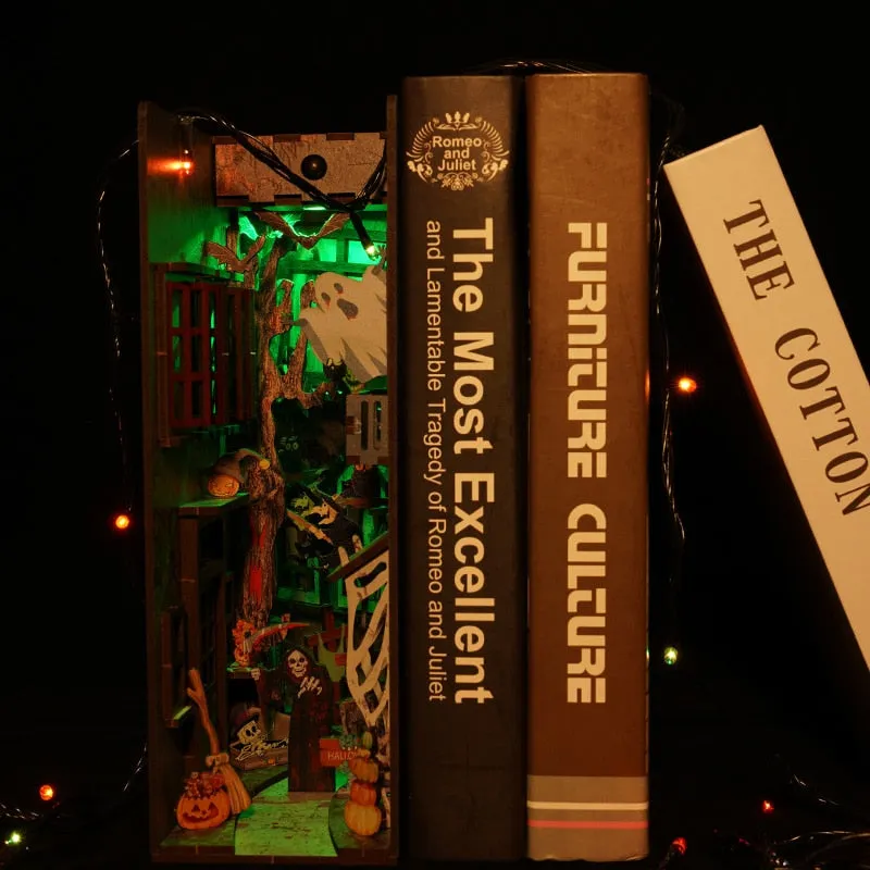 Booknook - Halloween Alley - Image 5