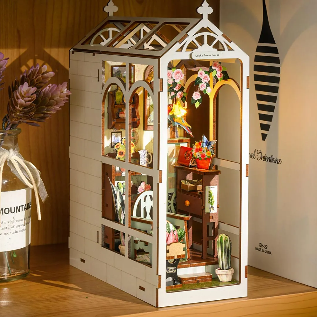 Book Nook - Lucky Flower House - Image 3