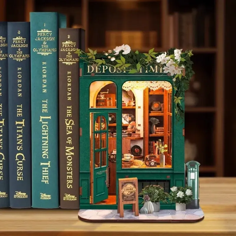 Book Nook - Moments In Time - Image 3